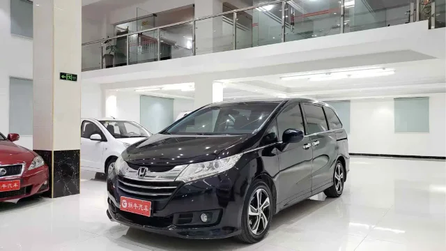Honda Odyssey Facelift 2.4L Luxury Edition