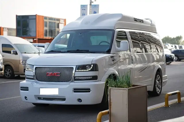 GMC Savana 5.3L G600S 4WD Elegant Premium Edition