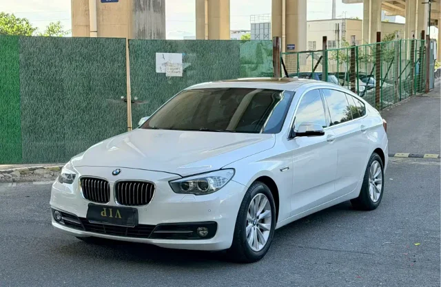 BMW 5 Series GT 528i Leading Type