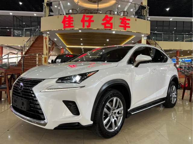 Lexus NX 300 AWD Sharp Fashion Edition