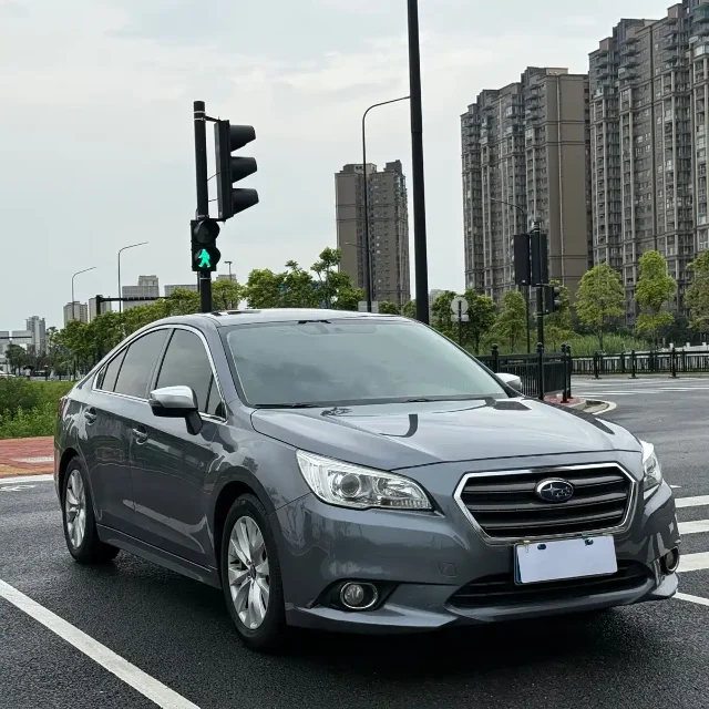 Subaru Legacy 2.5i AWD Elegant Edition