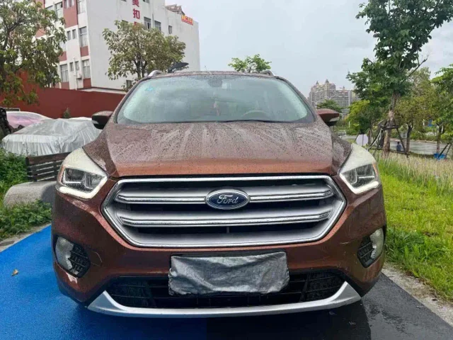 Ford Kuga EcoBoost 180 2WD Tiger Leap Type