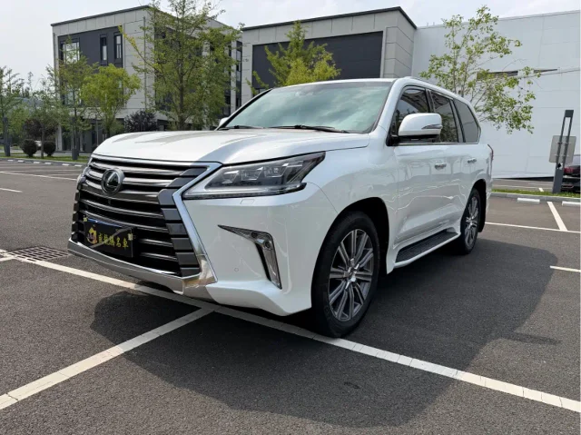 Lexus LX 570 Premium Luxury Edition