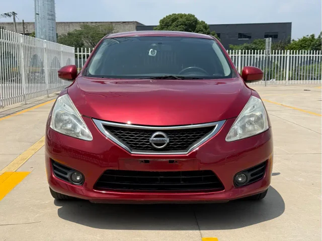 Nissan Tiida 1.6L CVT Cool Coffee Edition