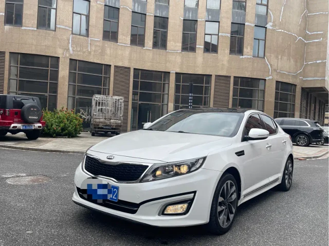 Kia K5 2.0L Auto LUXURY
