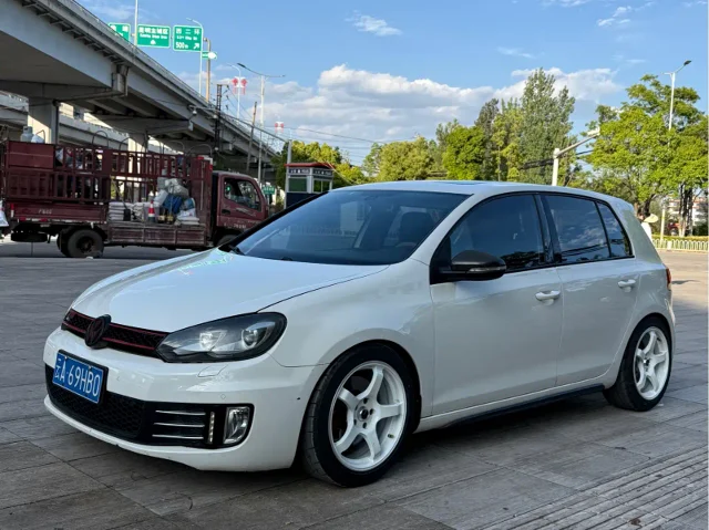 Volkswagen Golf GTI 2.0TSI GTI