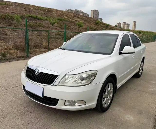 Skoda Octavia Classic 1.6L Manual Comfort Outstanding Edition