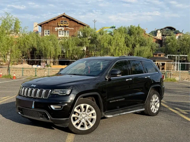 Jeep Grand Cherokee (Import) 3.0L Elite Navigation Edition