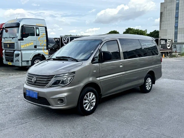 Forthing Lingzhi M5L 1.6L 7 seats Luxury Type