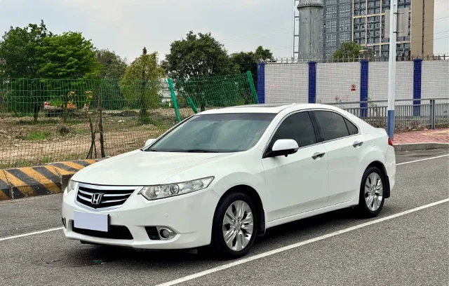 Honda Spirior 2.4L Premium Edition