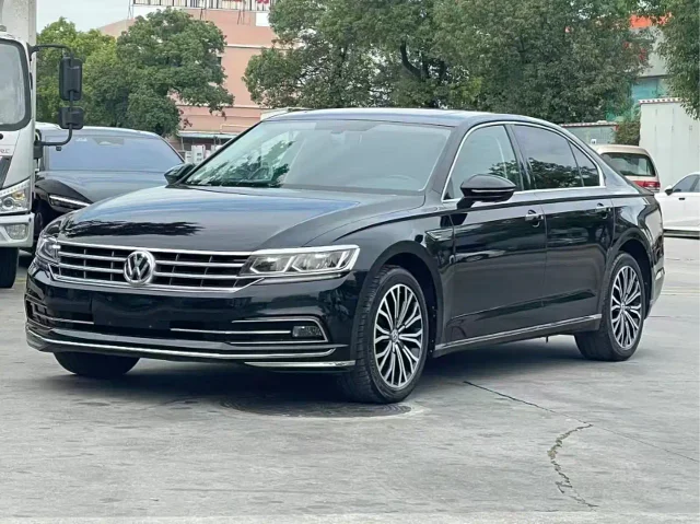 Volkswagen Phideon 380TSI 2WD Royal Premium Luxury Edition