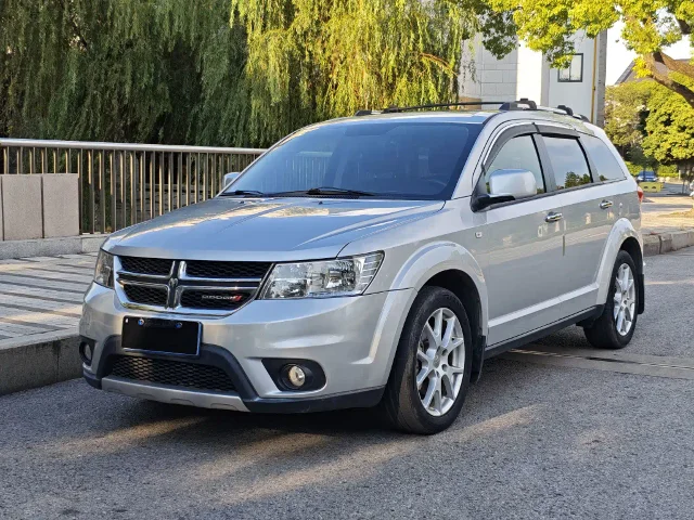 Dodge Journey 2.4L 2WD Touring Edition