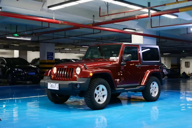 Jeep Wrangler 3.8L Sahara 2-door Edition