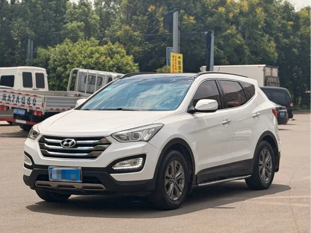 Hyundai Santa Fe 2.4L Auto 2WD Smart Type