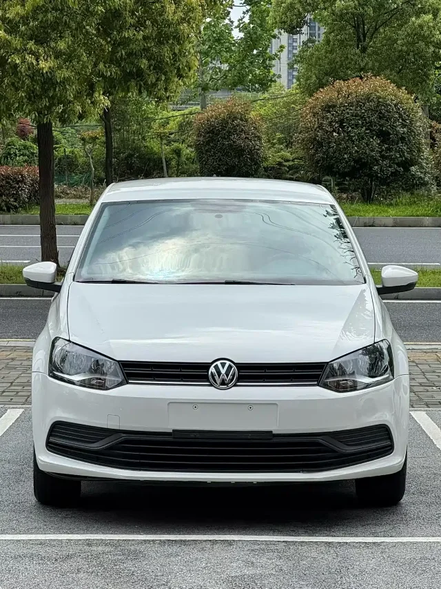 Volkswagen Polo 1.4L Manual Elegant Type