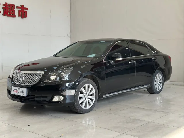 Toyota Crown 2.5L Royal Leather Sunroof Navigation Edition
