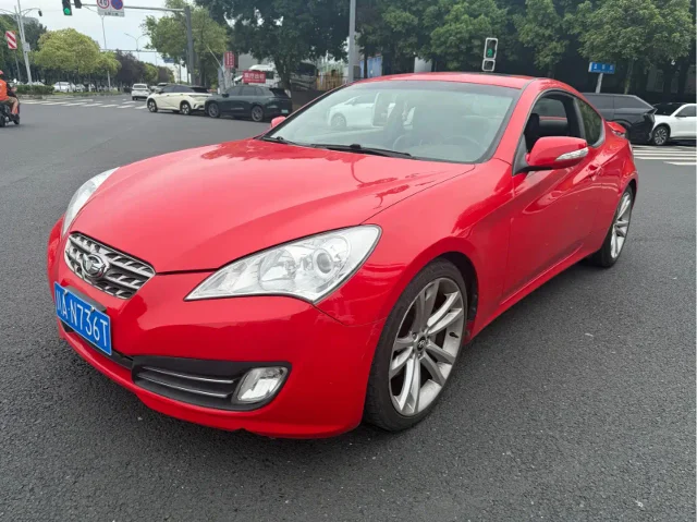 Hyundai Genesis Coupe 2.0T Auto Luxury Edition