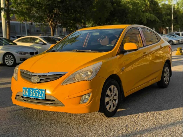 Hyundai Verna Sedan 1.4L Auto Standard Type GL
