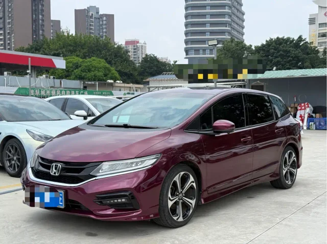 Honda Jade 210TURBO CVT Elegant Edition 5 seats