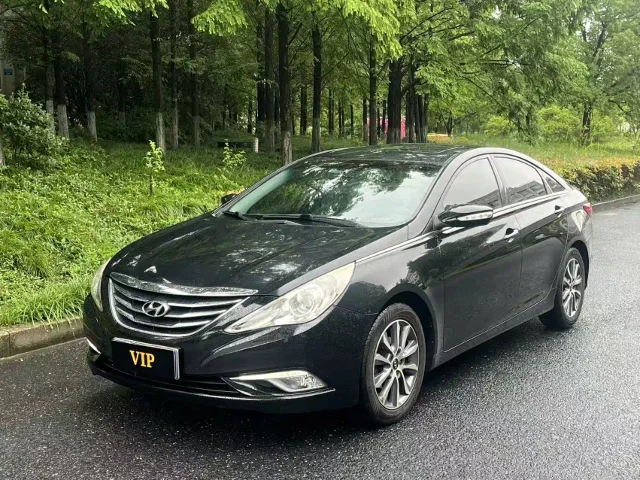 Hyundai Sonata 2.0L Auto Leading Edition