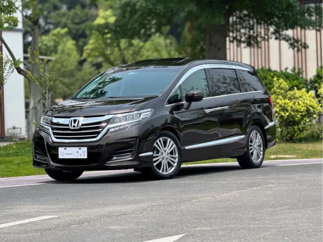 Honda Elysion 2.4L Luxury Edition