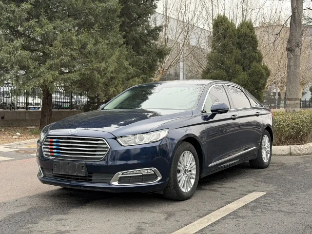 Ford Taurus EcoBoost 245 Luxury Type