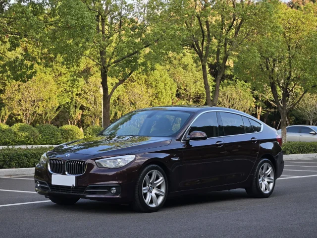 BMW 5 Series GT 528i Luxury Type