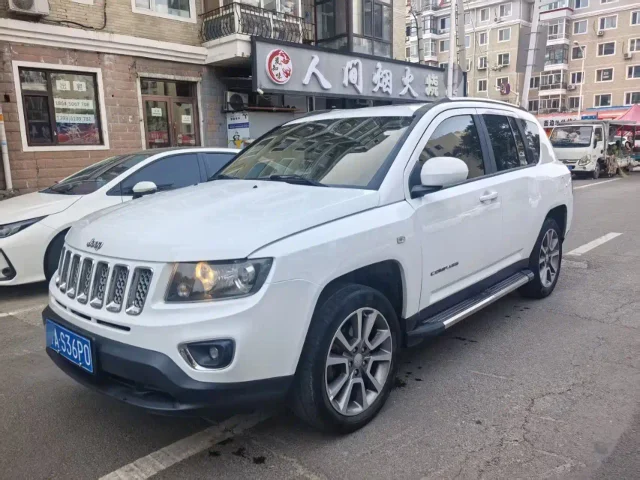 Jeep Compass (Import) 2.4L 4WD Luxury Edition