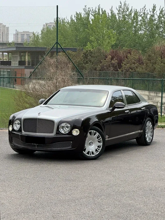 Bentley Mulsanne 6.8T Luxury Edition