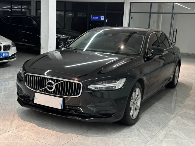 Volvo S90 T4 Smart Leisure Edition