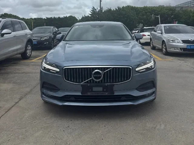 Volvo S90 T4 Smart Vision Edition
