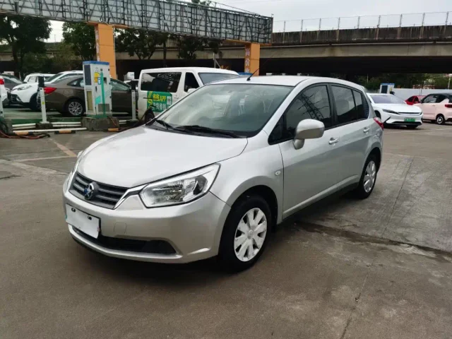 Venucia R50 1.6L Manual Fashion Edition