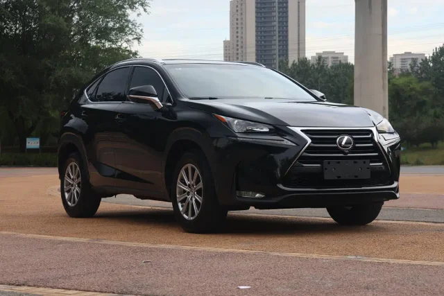 Lexus NX 200 AWD Sharp Fashion Edition