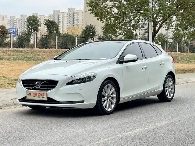 Volvo V40 T3 Smart Elegant Edition