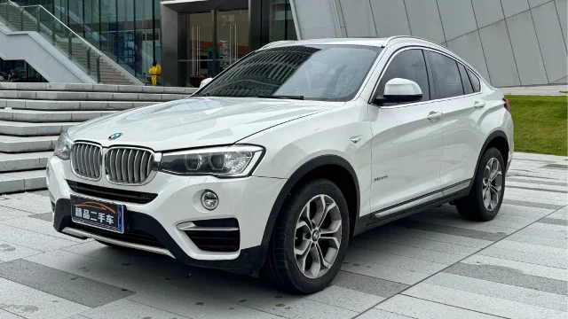BMW X4 xDrive20i X Design Package