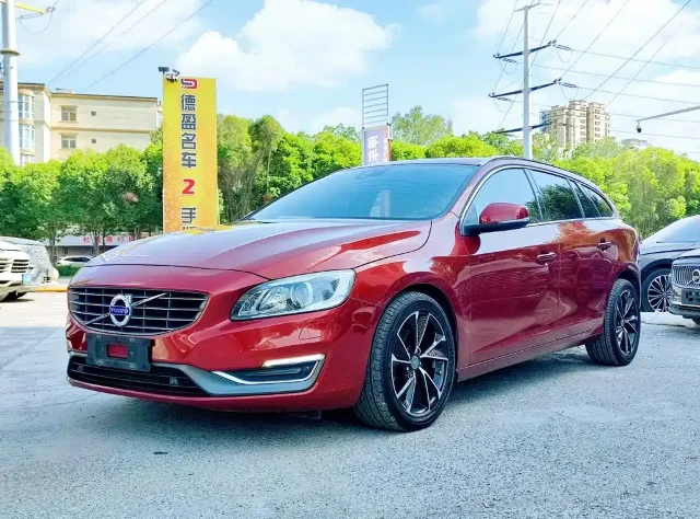 Volvo V60 T5 Smart Elegant Individual Sport Edition