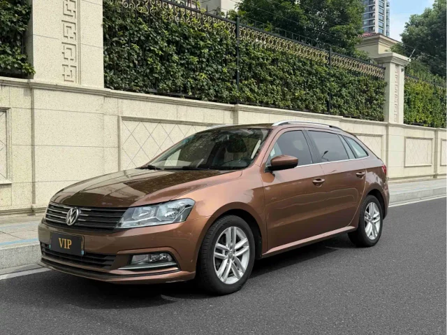 Volkswagen Gran Lavida 230TSI DSG Comfort Edition