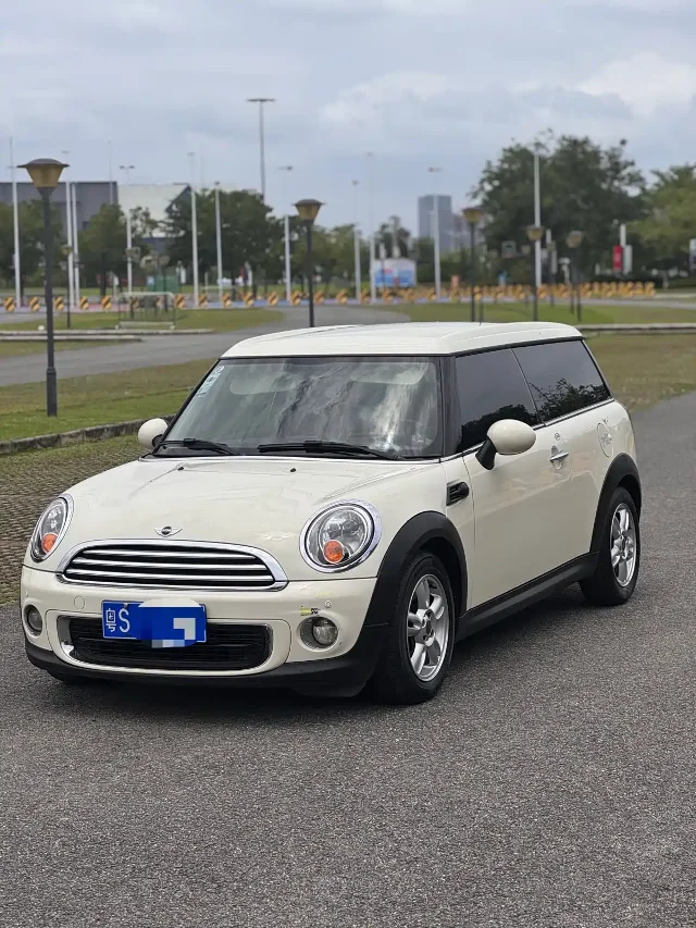 MINI Clubman 1.6L COOPER Bond Street