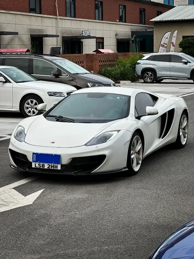 McLaren 12C 3.8T COUPE