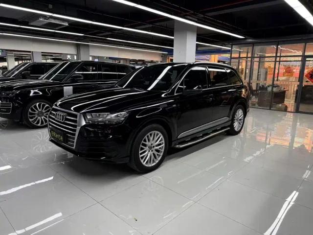Audi Q7 45 TFSI S line Sport Type