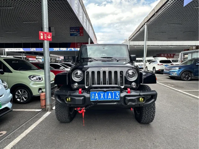 Jeep Wrangler 3.0L Sahara 4-door Comfort Enjoy Edition