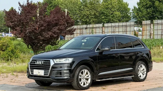 Audi Q7 45 TFSI Tech Type
