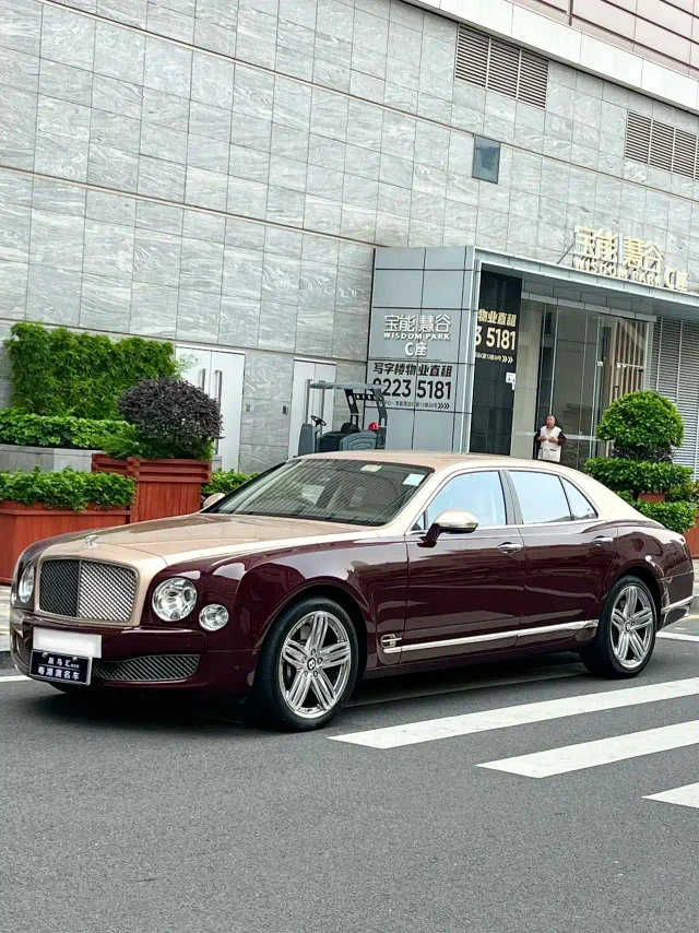 Bentley Mulsanne 6.8T Ultimate Edition
