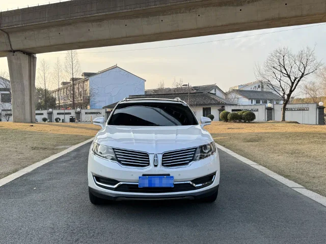 Lincoln MKX 2.7T 4WD Premium Shine Edition