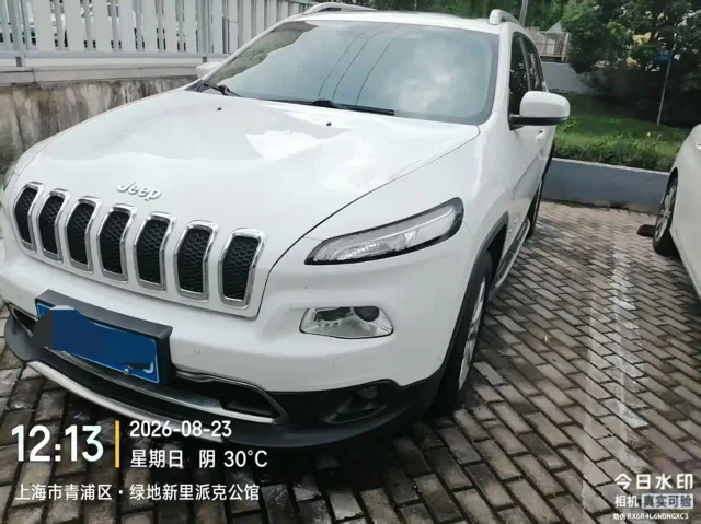 Jeep Cherokee 2.4L Leading Edition