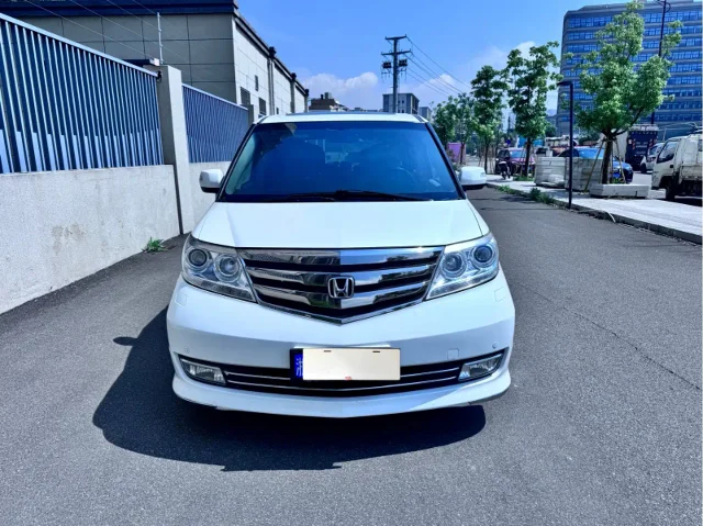 Honda Elysion 2.4L VTi Luxury Edition