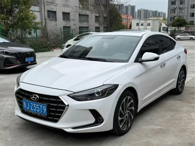 Hyundai Elantra 1.5L CVT Smart Dazzle · Elite Type