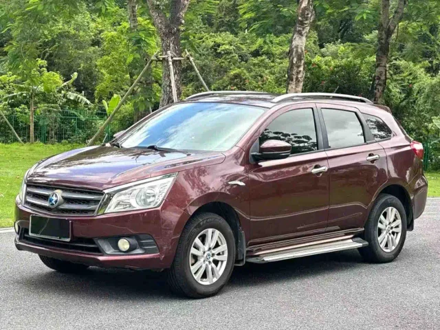 Venucia T70 2.0L CVT Wise Travel Edition
