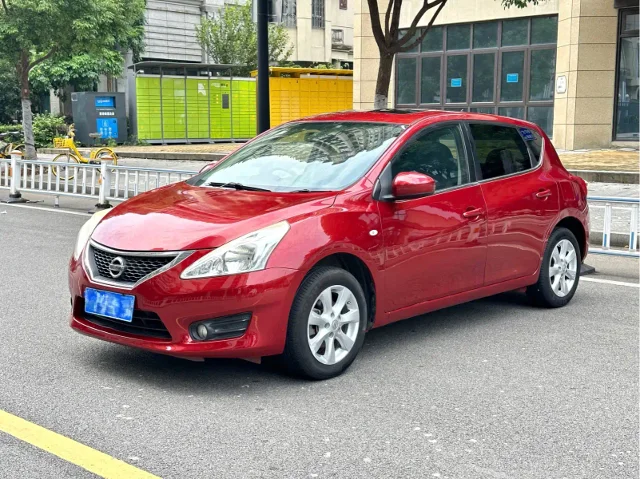 Nissan Tiida 1.6L CVT Cool Coffee Edition