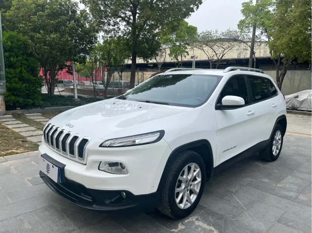 Jeep Cherokee 2.0L Superior Edition